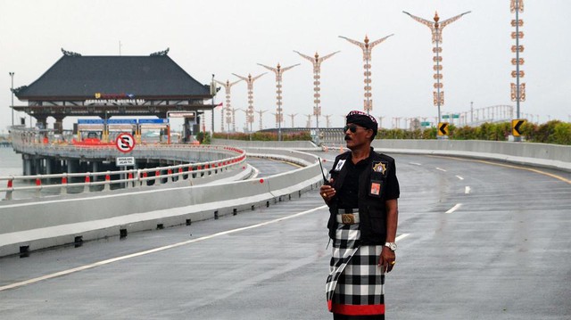 Kh&aacute;ch Việt bất ngờ khi tới Bali: Kh&ocirc;ng được ra ngo&agrave;i, kh&ocirc;ng đ&egrave;n đường, kh&ocirc;ng mua sắm - Đang c&oacute; điều g&igrave;?- Ảnh 4.