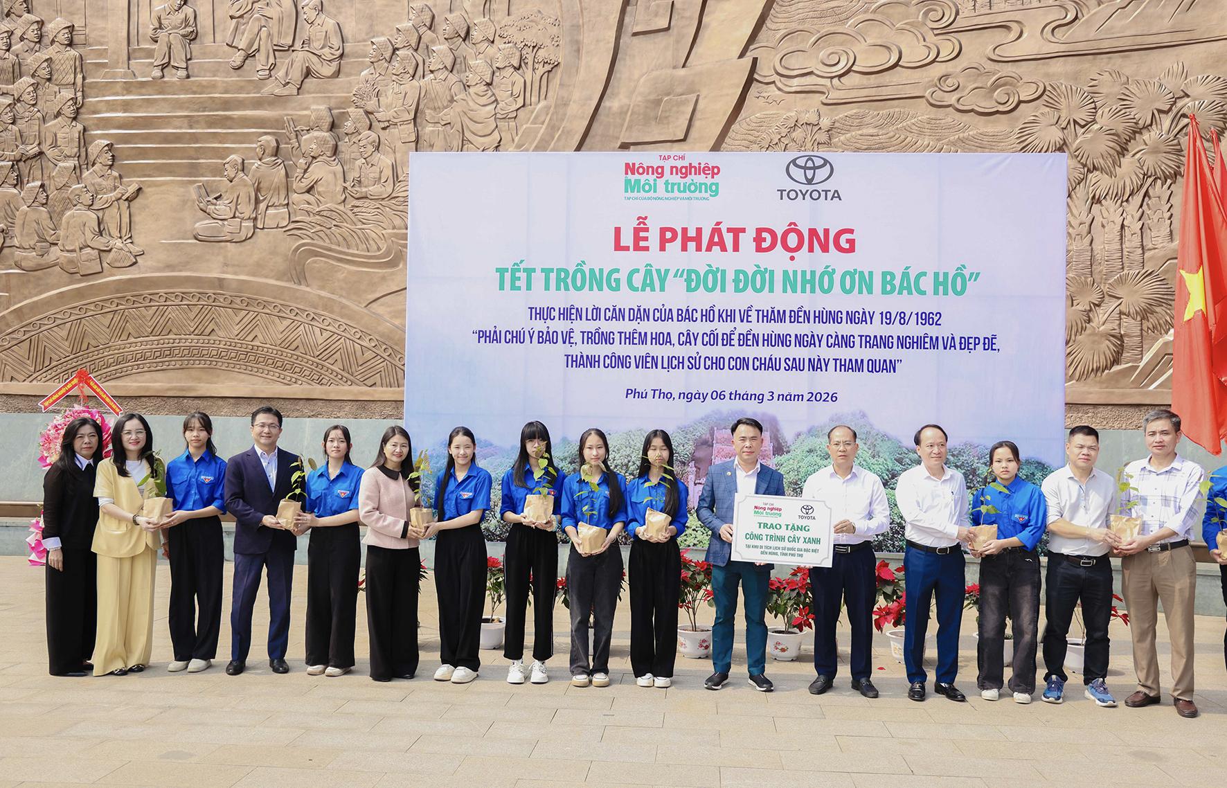 Toyota cam kết vì một Việt Nam xanh hơn, sạch hơn và hạnh phúc hơn- Ảnh 1. Toyota cam kết vì một Việt Nam xanh hơn, sạch hơn và hạnh phúc hơn- Ảnh 1.