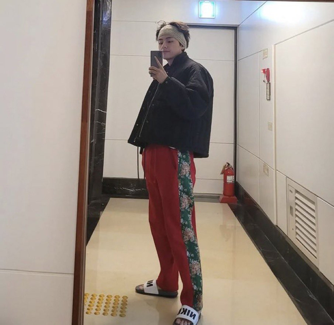 To&agrave;n cảnh căn hộ "đỉnh lưu" gần 100 tỷ của V (BTS)- Ảnh 10.