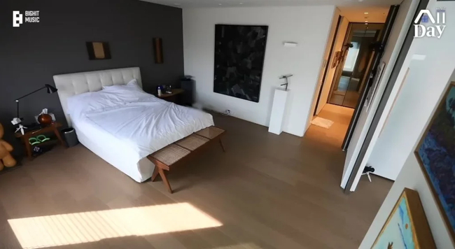 Cận cảnh căn hộ 131 tỷ của thủ lĩnh BTS: Đẹp như triển l&atilde;m thu nhỏ, g&oacute;c n&agrave;o cũng thơm m&ugrave;i tiền- Ảnh 8.