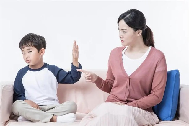 Ai m&agrave; chưa từng bị con c&aacute;i c&atilde;i lại chứ! Phản ứng của của cha mẹ khi ấy sẽ ảnh hưởng đến tương lai của con- Ảnh 1.