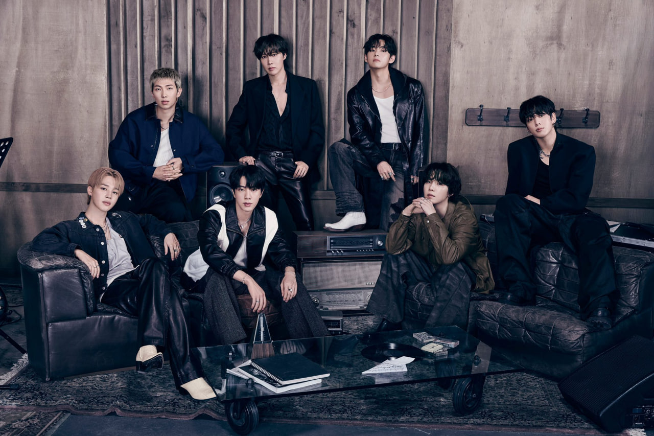 Đẳng cấp "nh&agrave; vua trở lại": 10 ph&uacute;t b&aacute;n 1 triệu album, cả loạt kỷ lục bị BTS x&ocirc; đổ sau 1 ng&agrave;y- Ảnh 6.