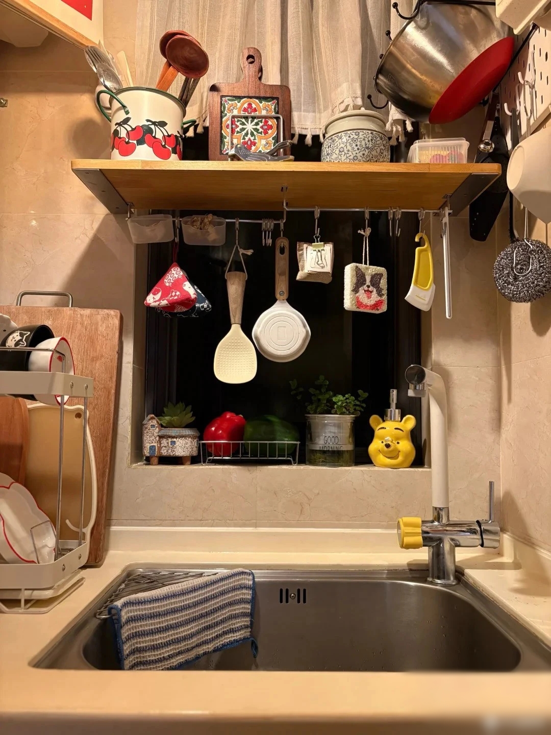 Căn nh&agrave; 33m2 của ch&agrave;ng trai sống một m&igrave;nh g&acirc;y sốt: Ph&ograve;ng ngủ chỉ 3m2 nằm ngay trong ph&ograve;ng kh&aacute;ch!- Ảnh 11.