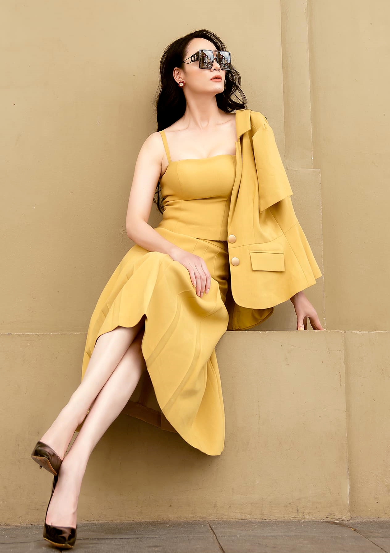 NSƯT l&agrave; ngoại lệ của Vbiz: 49 tuổi vẫn trẻ đẹp kh&ocirc;ng thể tả, body mướt mượt ăn đứt g&aacute;i 18- Ảnh 9.