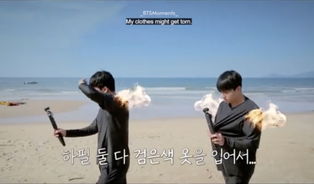 BTS "gặp sự cố" khi tắm biển Việt Nam- Ảnh 2.