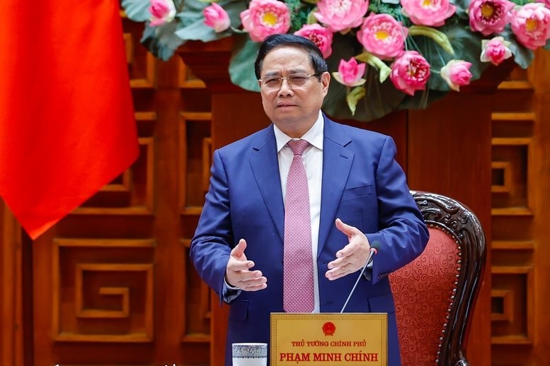 Thủ tướng: &Iacute;t nhất 50% xe c&ocirc;ng cộng ở c&aacute;c TP phải l&agrave; xe điện; sử dụng 1 loại xăng mới ngay trong th&aacute;ng 4- Ảnh 1.