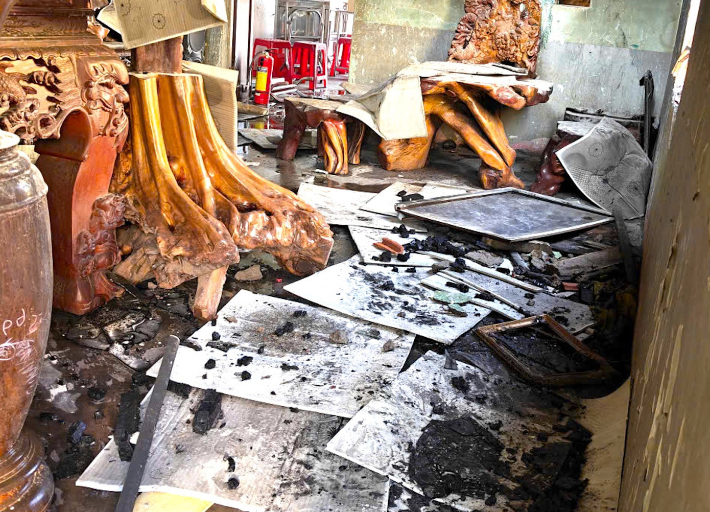 Ch&aacute;y nh&agrave; ở Gia Lai, hai b&eacute; g&aacute;i tử vong- Ảnh 1.