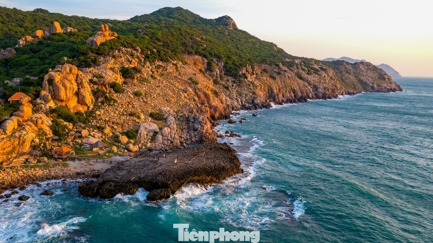 Nơi được v&iacute; như 'sao hỏa ven bờ' ở Kh&aacute;nh H&ograve;a c&oacute; g&igrave; m&agrave; nhiều người mộng mị?- Ảnh 1.