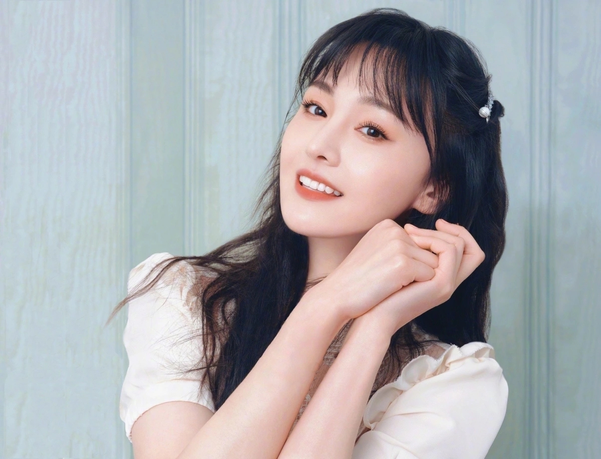 Nữ diễn vi&ecirc;n được đạo diễn đ&igrave;nh đ&aacute;m khen hết lời: 