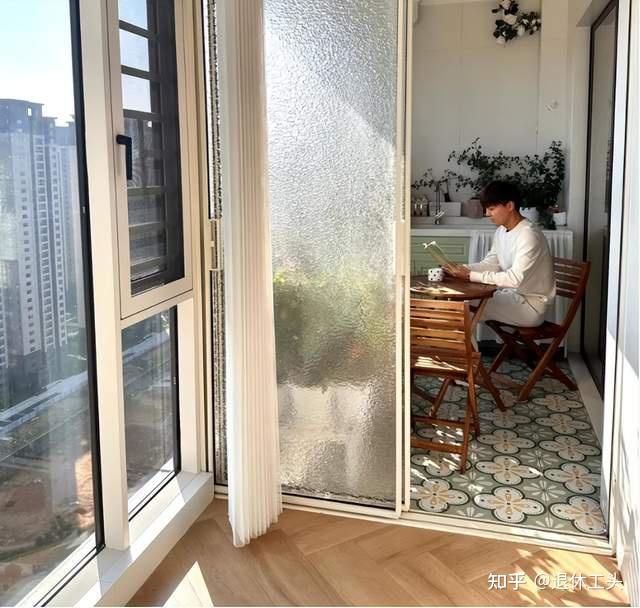 Cải tạo ban c&ocirc;ng 8m2 qu&aacute; vi diệu, c&aacute;i kết khiến h&agrave;ng x&oacute;m cũng muốn "bắt chước"- Ảnh 9.