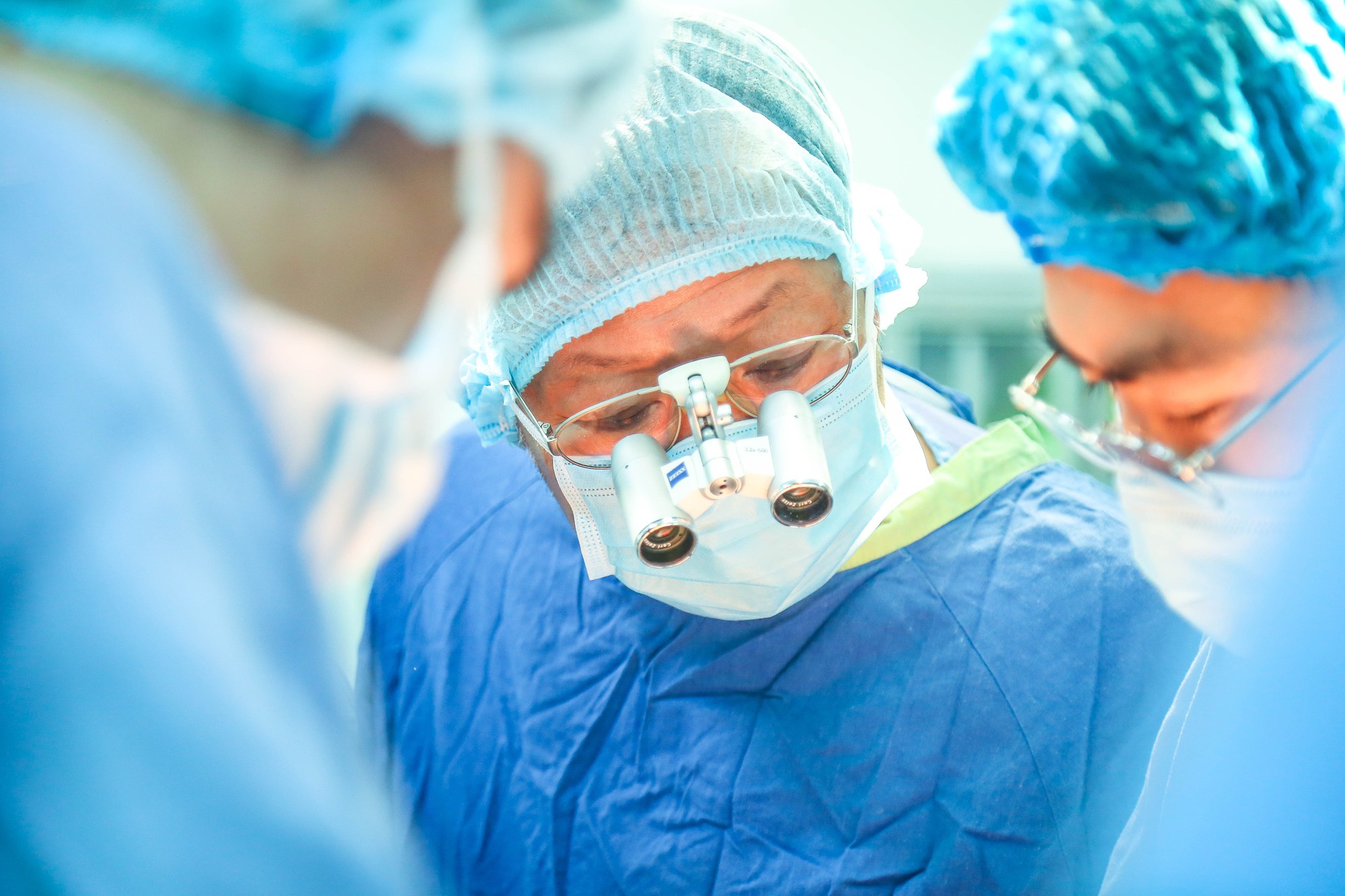 Ca ghép tạng domino đầu tiên tại Việt Nam: Hé lộ quy trình thực hiện và phân cảnh khiến nhiều người rơi nước mắt- Ảnh 10. Ca ghép tạng domino đầu tiên tại Việt Nam: Hé lộ quy trình thực hiện và phân cảnh khiến nhiều người rơi nước mắt- Ảnh 10.