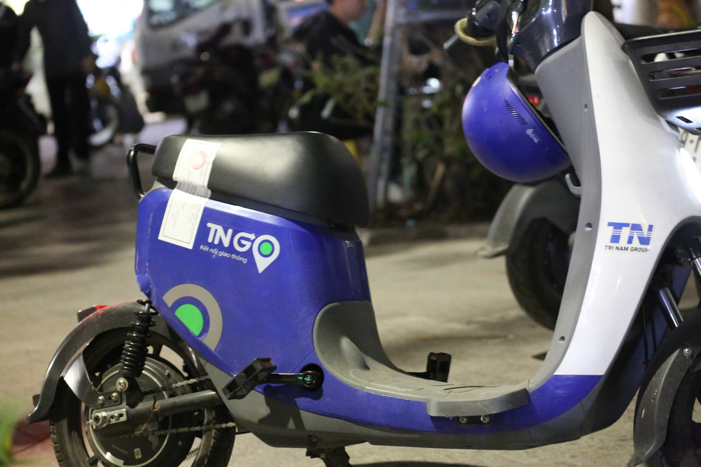 H&agrave; Nội: Xe đạp điện c&ocirc;ng cộng bị ni&ecirc;m phong, tạm giữ v&igrave; người thu&ecirc; vi phạm nồng độ cồn- Ảnh 2.