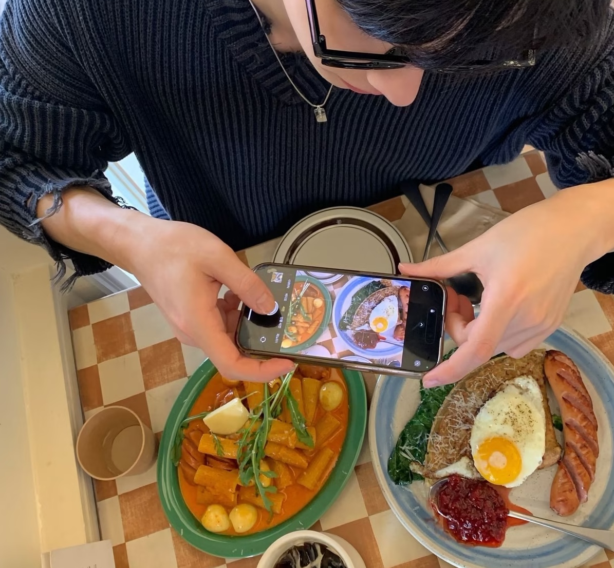 4 m&oacute;n ăn s&aacute;ng quen thuộc, vừa ngon vừa tiện nhưng bị chuy&ecirc;n gia xếp v&agrave;o danh s&aacute;ch hại tim, "đồng phạm" của ung thư- Ảnh 1.