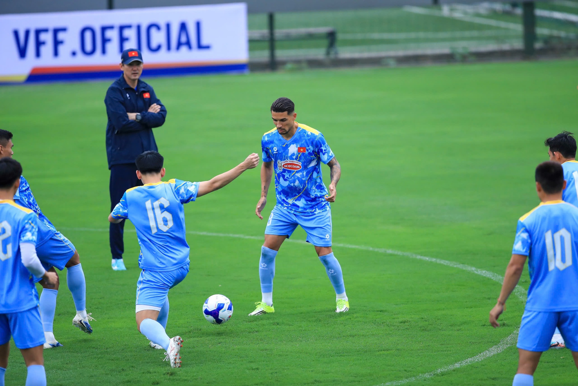 Visual s&aacute;ng bừng của thủ m&ocirc;n 1m91 Trung Ki&ecirc;n ở đội tuyển Việt Nam- Ảnh 9.