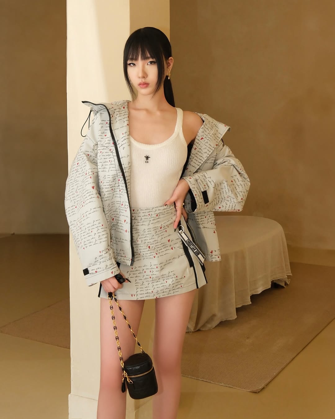 Con g&aacute;i của MC h&agrave;ng đầu showbiz l&uacute;c nhỏ bị ch&ecirc; k&eacute;m sắc, giờ lột x&aacute;c ngoạn mục khiến d&acirc;n mạng 