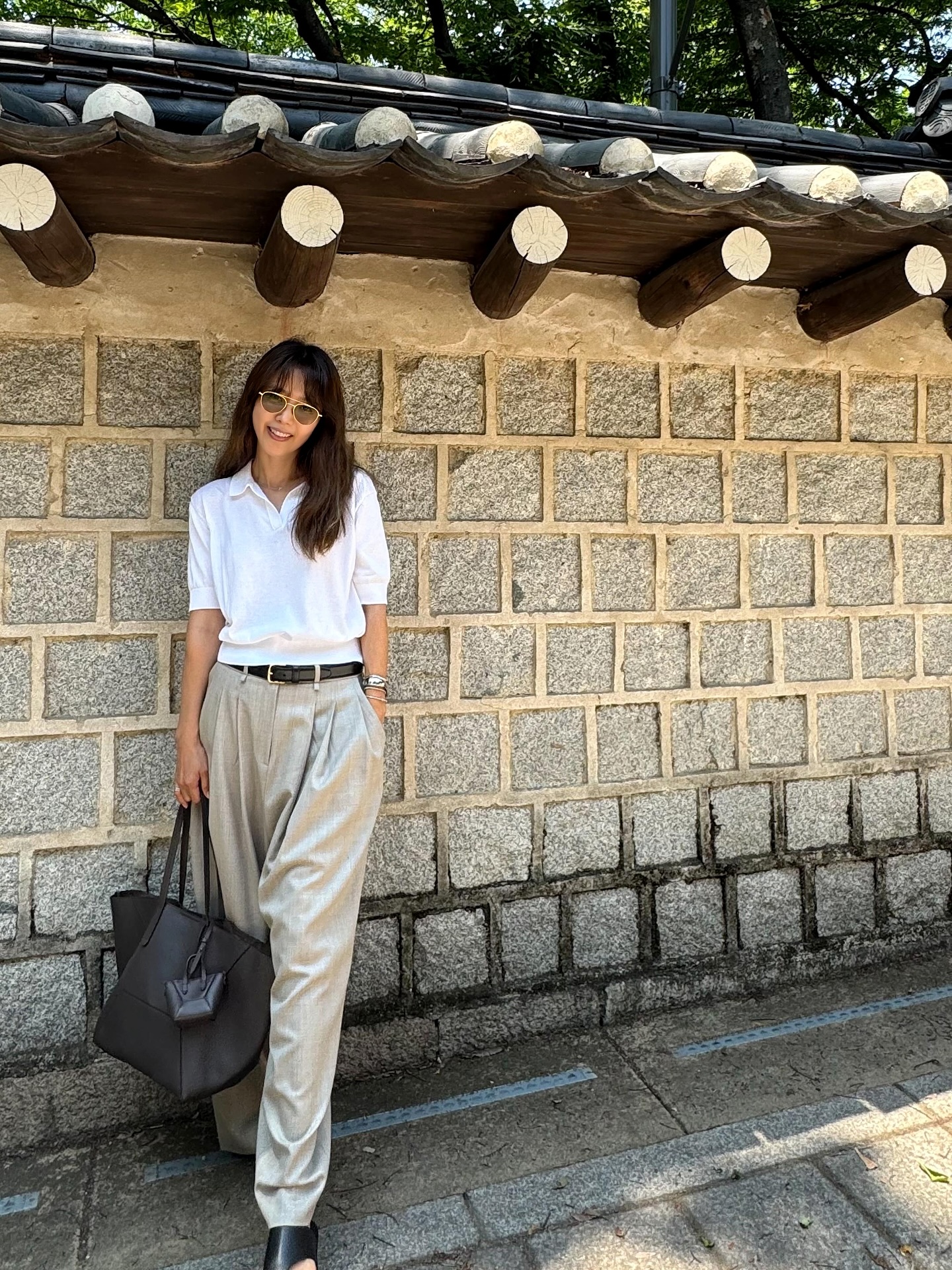 Phụ nữ tr&ecirc;n 40 tuổi n&ecirc;n mặc quần &acirc;u theo 4 c&aacute;ch, đảm bảo s&agrave;nh điệu v&agrave; tinh tế mọi l&uacute;c mọi nơi- Ảnh 5.