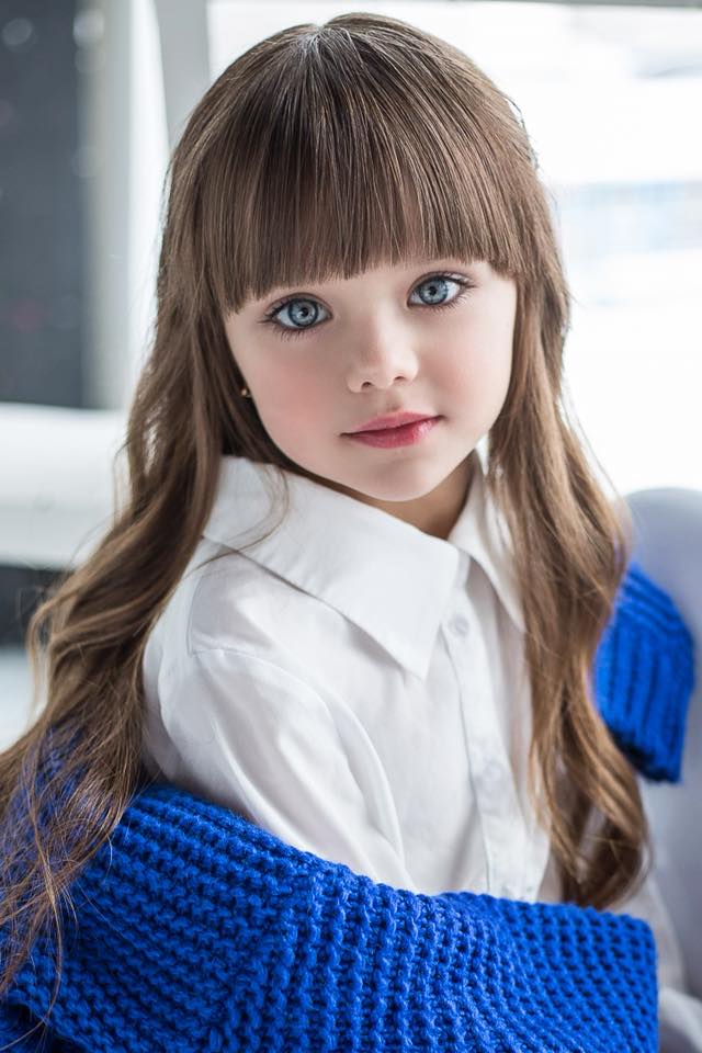 15 năm đ&atilde; thay đổi "b&uacute;p b&ecirc;" c&oacute; đ&ocirc;i mắt xanh đẹp nhất thế giới đến cỡ n&agrave;o?- Ảnh 4.