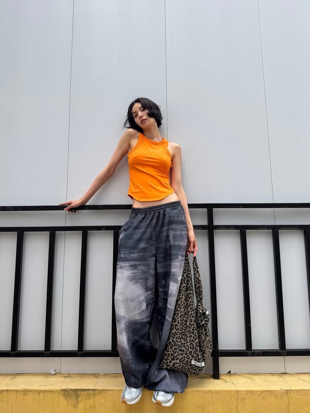 Diễn vi&ecirc;n đ&oacute;ng thế đẹp nhất H&agrave;n Quốc: Visual muốn nhắm mắt y&ecirc;u lu&ocirc;n, style đời thường s&agrave;nh điệu th&ocirc;i nh&eacute;- Ảnh 9.