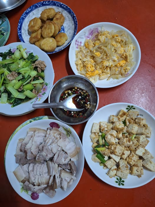 20 triệu, đi thu&ecirc; nh&agrave; vẫn nu&ocirc;i 2 con ổn ở H&agrave; Nội: V&igrave; sao nhiều gia đ&igrave;nh 30 triệu vẫn thiếu trước hụt sau- Ảnh 2.