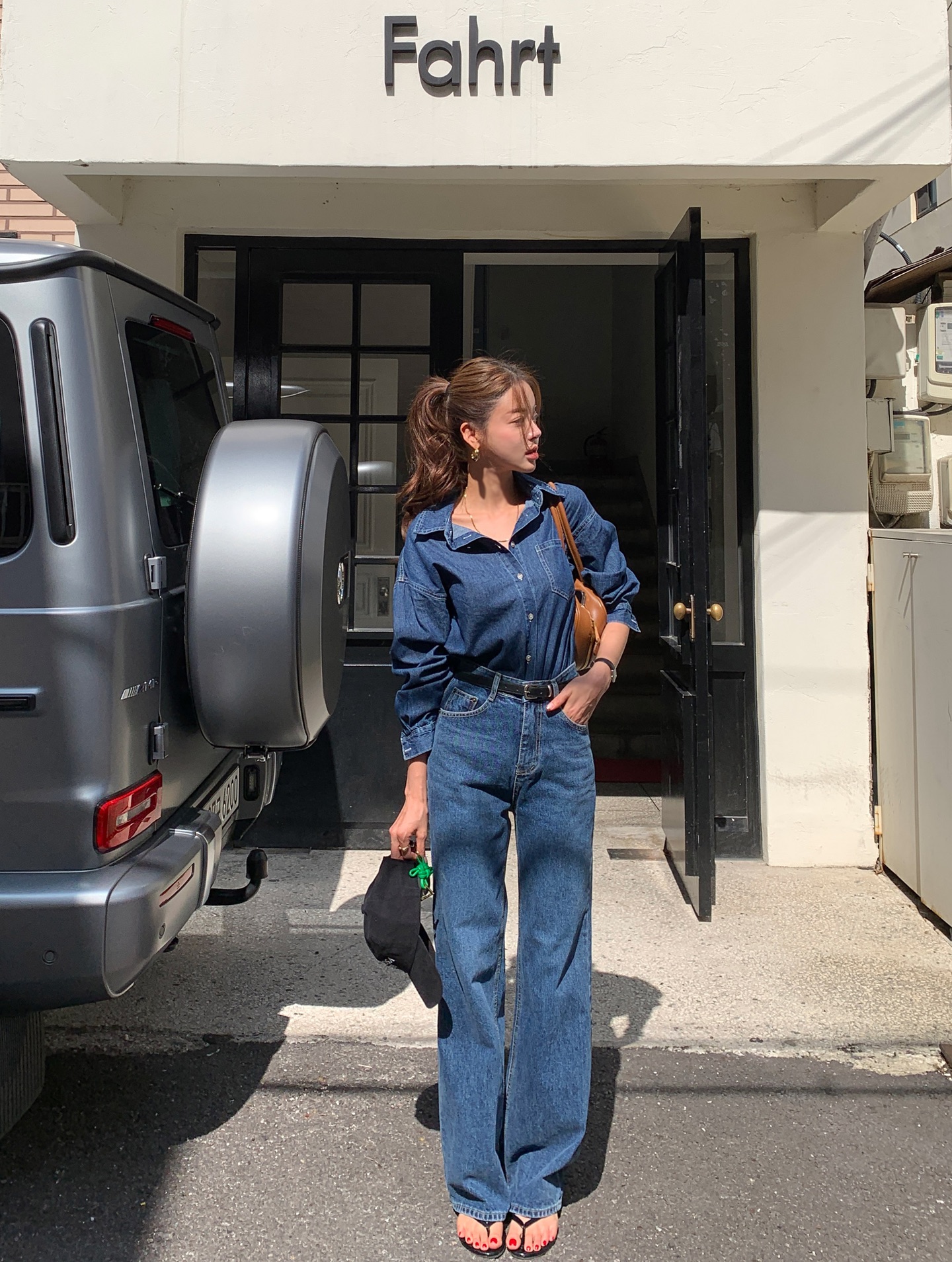 Kh&ocirc;ng g&igrave; hot hơn quần jeans ống rộng v&agrave;o m&ugrave;a h&egrave;, cứ mặc l&ecirc;n l&agrave; th&agrave;nh người s&agrave;nh điệu- Ảnh 6.