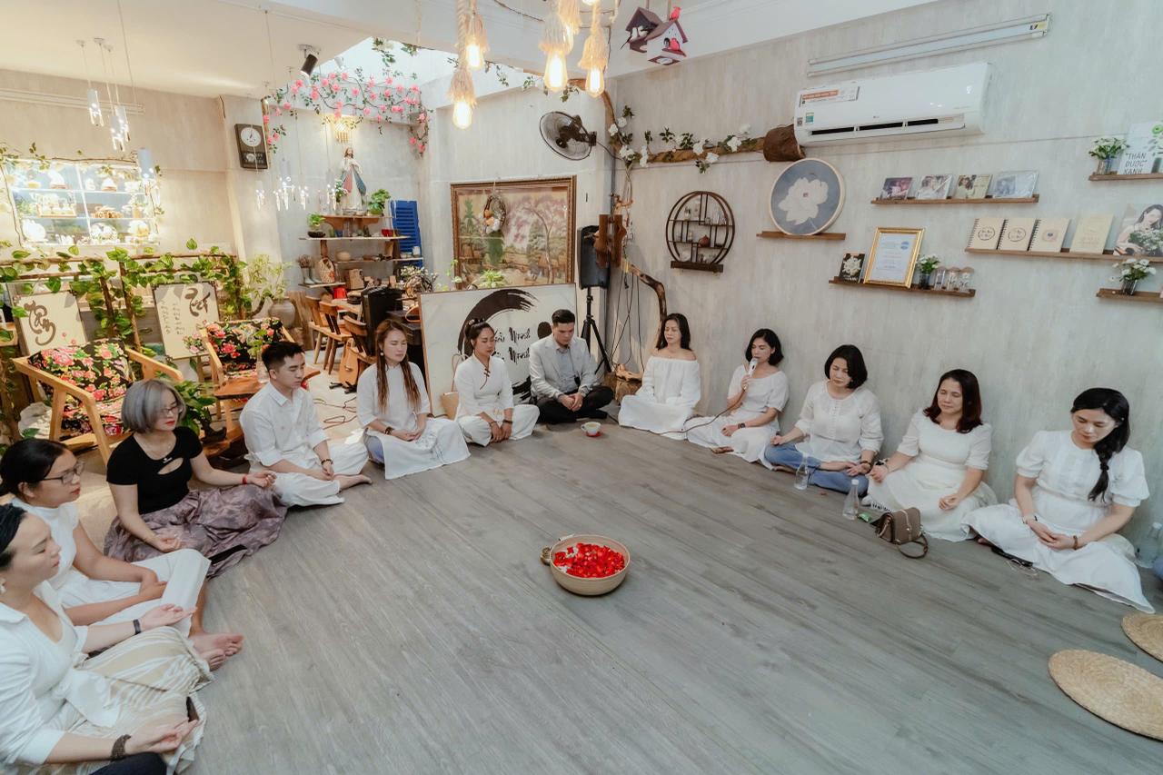 Chuyện g&igrave; xảy ra ở qu&aacute;n c&agrave; ph&ecirc; của Jimmii Nguyễn?- Ảnh 5.