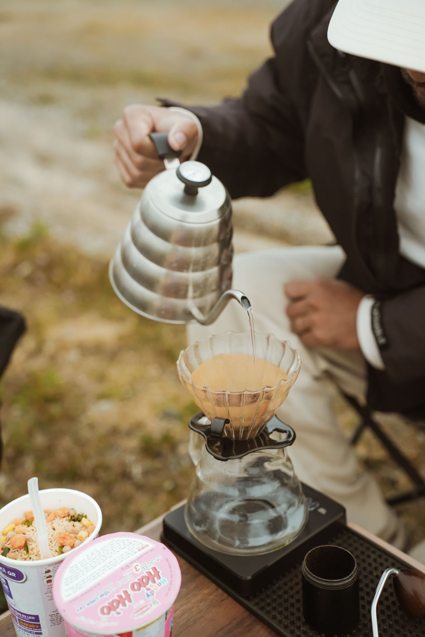 Giải m&atilde; hiện tượng du lịch năm 2026: Thi&ecirc;n đường trekking trỗi dậy từ những hố bom, trải nghiệm như trời &Acirc;u nhưng chi ph&iacute; cực rẻ- Ảnh 6.