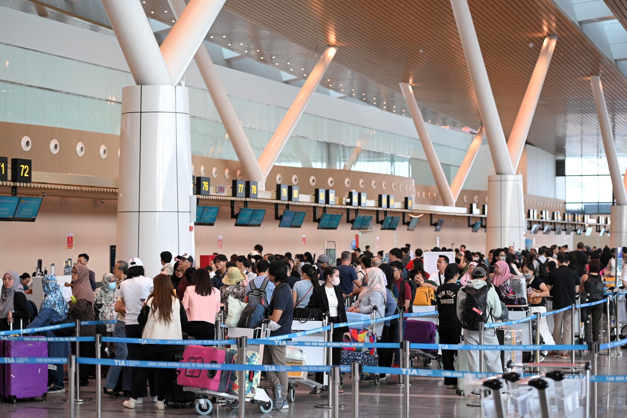 Người Việt mua v&eacute; m&aacute;y bay dịp lễ 30/4 - 1/5&nbsp; cần đặc biệt ch&uacute; &yacute;- Ảnh 2.