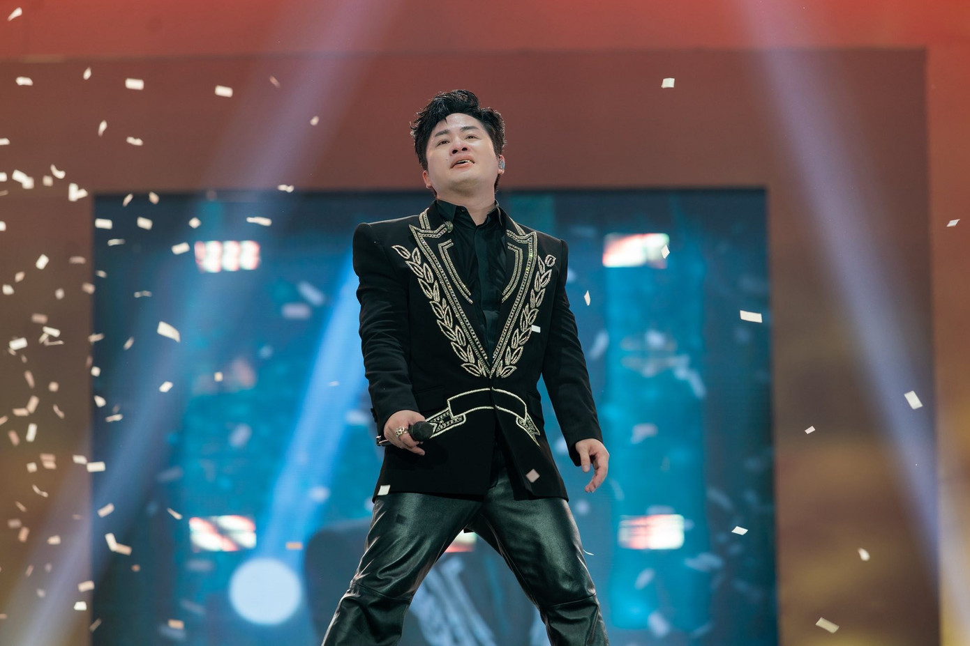 Một bản nhạc Việt g&acirc;y sốt 4 lần, đẩy T&ugrave;ng Dương v&agrave;o tranh c&atilde;i- Ảnh 1.