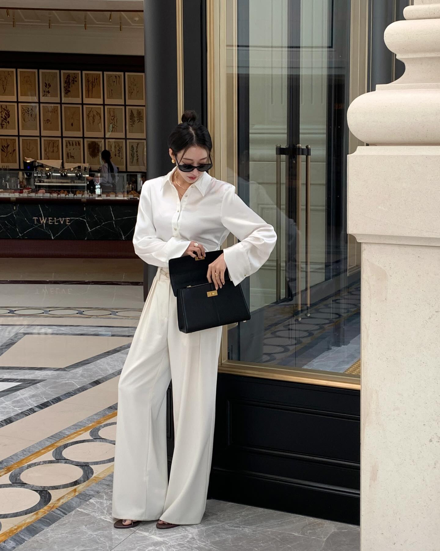 Phụ nữ tr&ecirc;n 40 tuổi n&ecirc;n mặc quần &acirc;u theo 4 c&aacute;ch, đảm bảo s&agrave;nh điệu v&agrave; tinh tế mọi l&uacute;c mọi nơi- Ảnh 7.