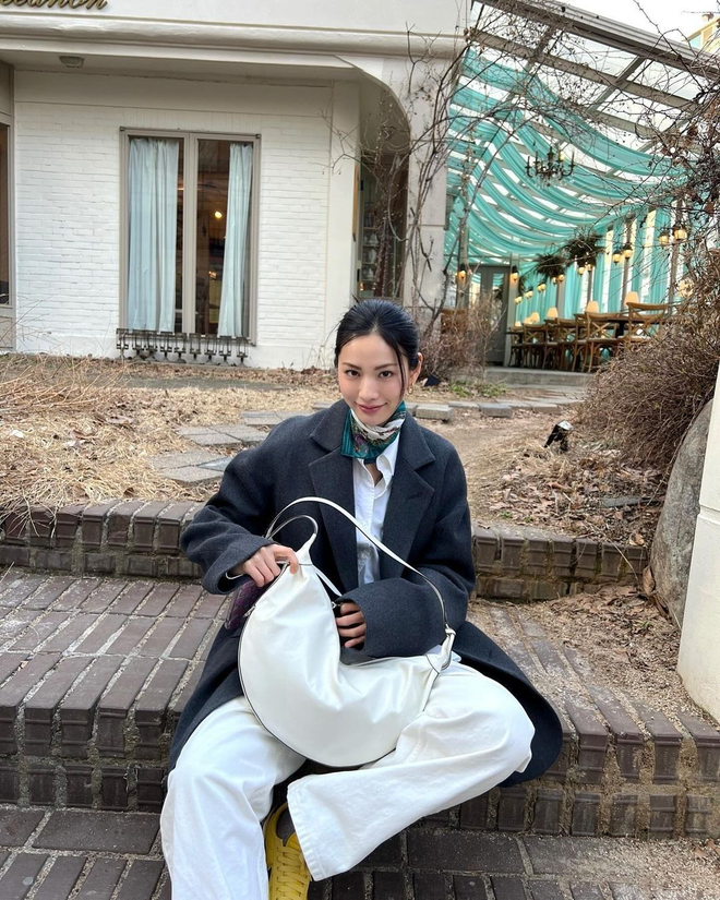 Diễn vi&ecirc;n đ&oacute;ng thế đẹp nhất H&agrave;n Quốc: Visual muốn nhắm mắt y&ecirc;u lu&ocirc;n, style đời thường s&agrave;nh điệu th&ocirc;i nh&eacute;- Ảnh 7.