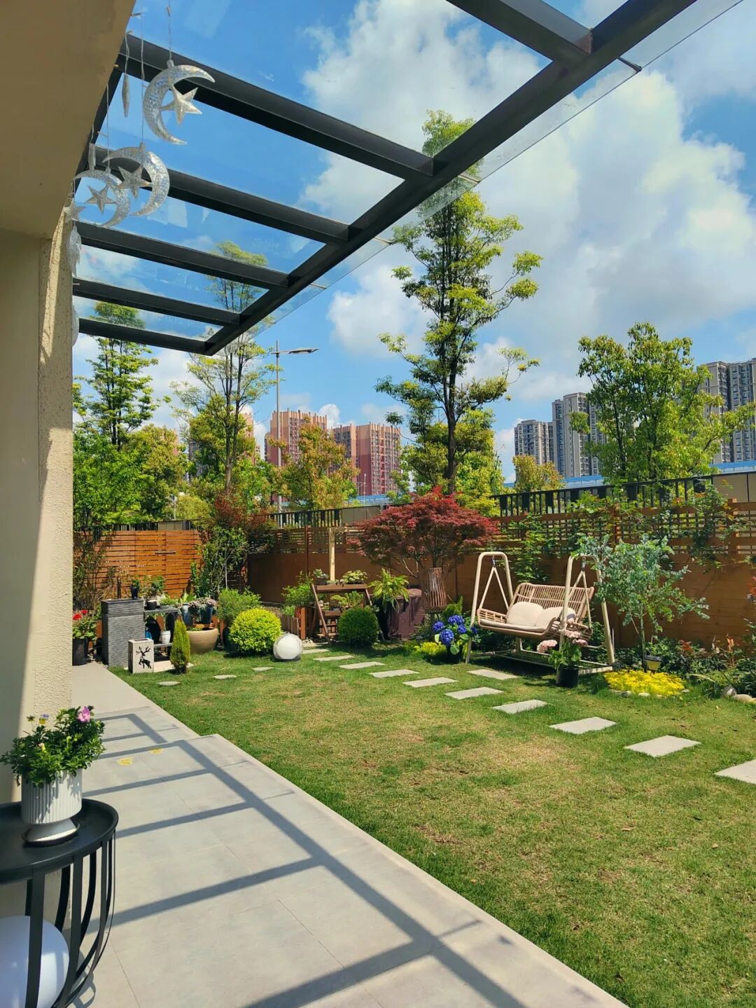 C&oacute; n&ecirc;n mua căn hộ c&oacute; s&acirc;n thượng? Người từng sống ở đ&acirc;y n&oacute;i thẳng: L&atilde;ng mạn th&igrave; &iacute;t, đ&aacute;nh đổi th&igrave; nhiều- Ảnh 5.