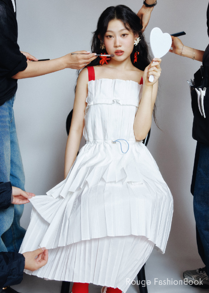 Con g&aacute;i sinh năm 2006 của một diễn vi&ecirc;n h&agrave;i bị ch&ecirc; bai v&igrave; k&eacute;m xinh, 12 năm sau "lột x&aacute;c" đẳng cấp- Ảnh 13.