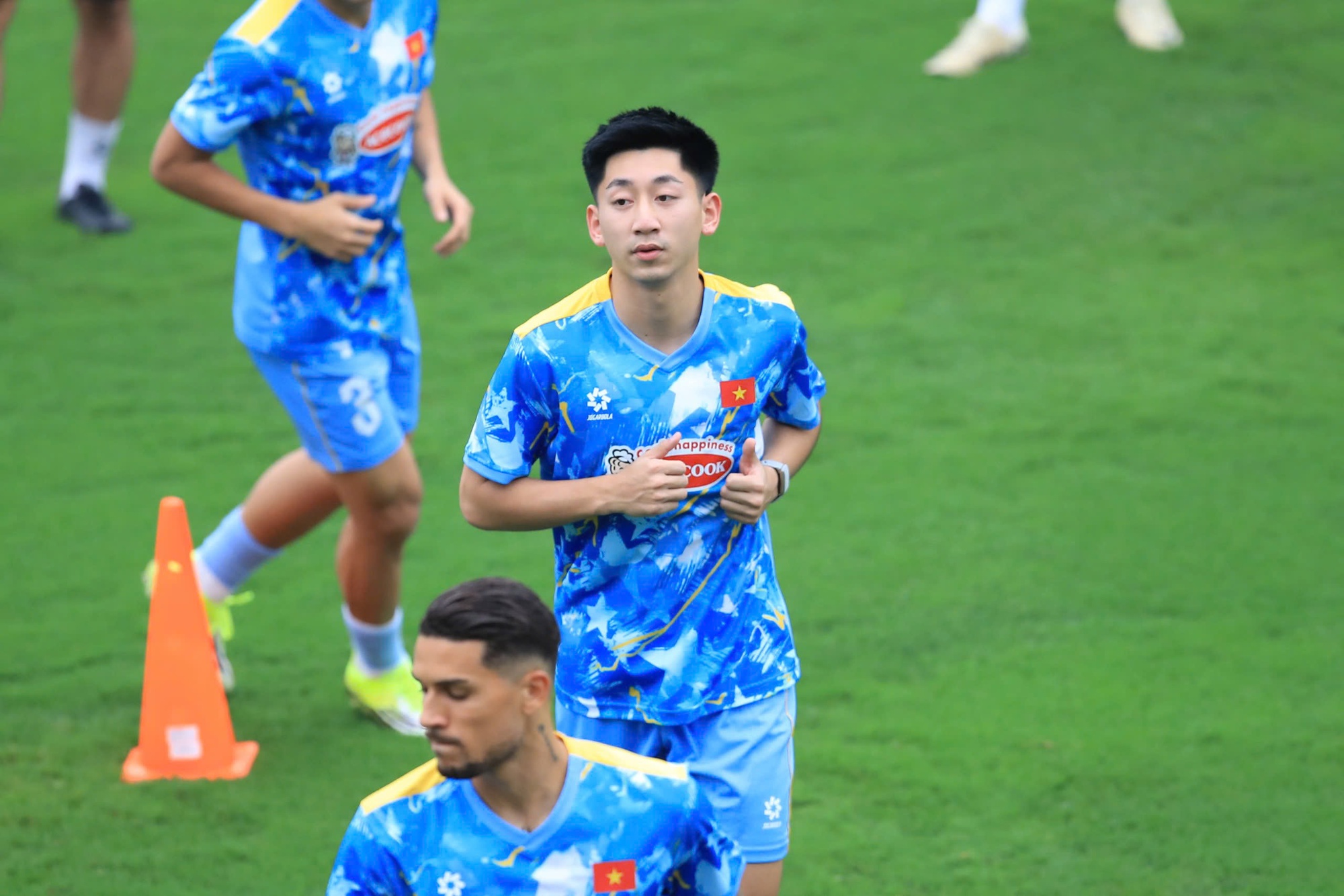 Visual s&aacute;ng bừng của thủ m&ocirc;n 1m91 Trung Ki&ecirc;n ở đội tuyển Việt Nam- Ảnh 6.