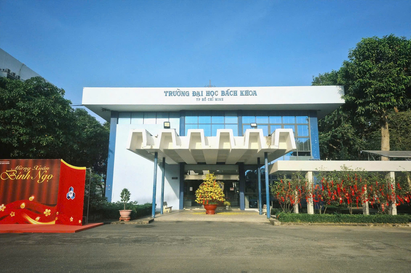 Những trường đại học sở hữu vị tr&iacute; đắc địa nhất TPHCM- Ảnh 1.