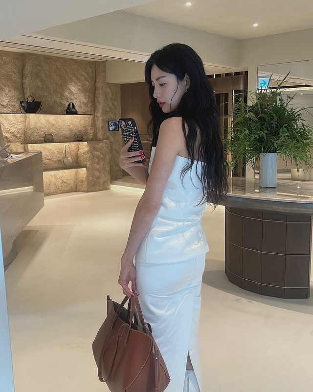 Diễn vi&ecirc;n đ&oacute;ng thế đẹp nhất H&agrave;n Quốc: Visual muốn nhắm mắt y&ecirc;u lu&ocirc;n, style đời thường s&agrave;nh điệu th&ocirc;i nh&eacute;- Ảnh 16.