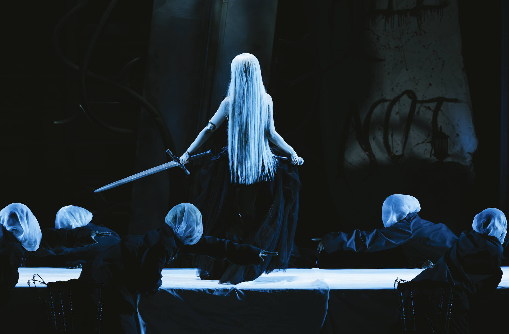 Giữa Một Vạn Tour của Ph&ugrave;ng Kh&aacute;nh Linh: Nhỏ m&agrave; c&oacute; v&otilde;- Ảnh 4.