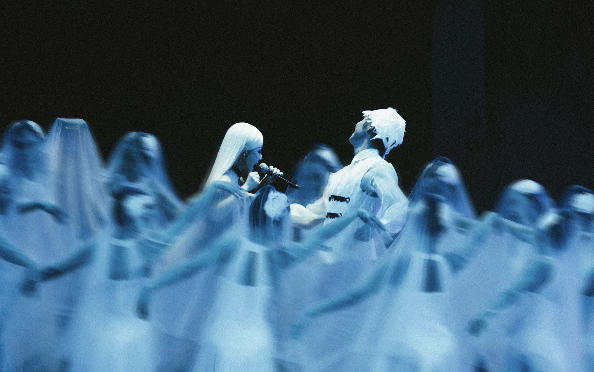 Giữa Một Vạn Tour của Ph&ugrave;ng Kh&aacute;nh Linh: Nhỏ m&agrave; c&oacute; v&otilde;- Ảnh 3.