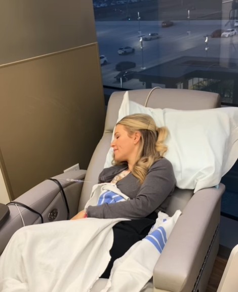 Ung thư di căn ph&aacute;t ra 1 dấu hiệu duy nhất ở người phụ nữ 36 tuổi: B&aacute;c sĩ chỉ ra xu hướng đ&aacute;ng b&aacute;o động- Ảnh 2.