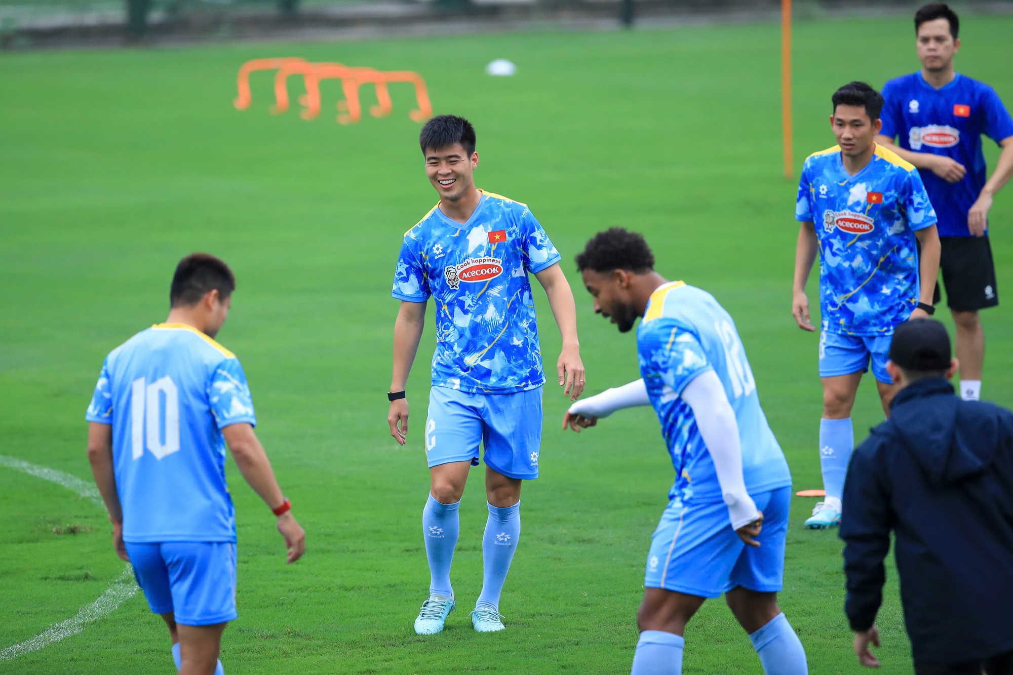 Visual s&aacute;ng bừng của thủ m&ocirc;n 1m91 Trung Ki&ecirc;n ở đội tuyển Việt Nam- Ảnh 13.