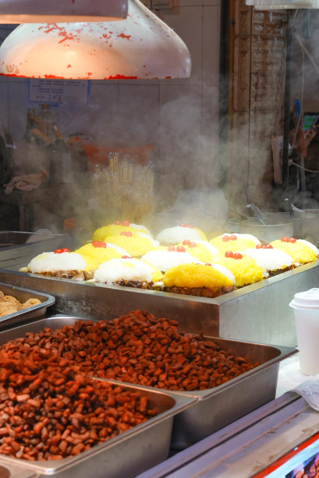 Đi chợ n&ocirc;ng sản đ&acirc;u chỉ mua rau, ấy l&agrave; cuộc "đổi ch&aacute;c" lấy sinh kh&iacute; mộc mạc, đủ sức chữa l&agrave;nh vạn bộn bề- Ảnh 18.