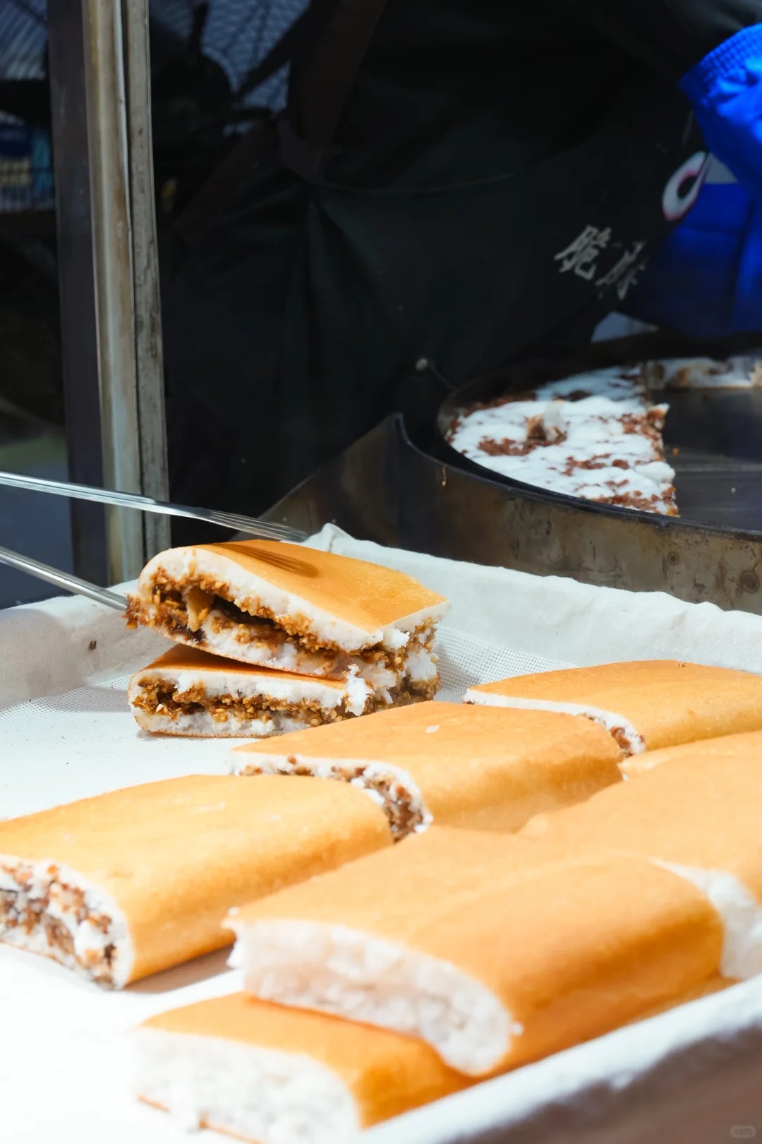 Đi chợ n&ocirc;ng sản đ&acirc;u chỉ mua rau, ấy l&agrave; cuộc "đổi ch&aacute;c" lấy sinh kh&iacute; mộc mạc, đủ sức chữa l&agrave;nh vạn bộn bề- Ảnh 17.