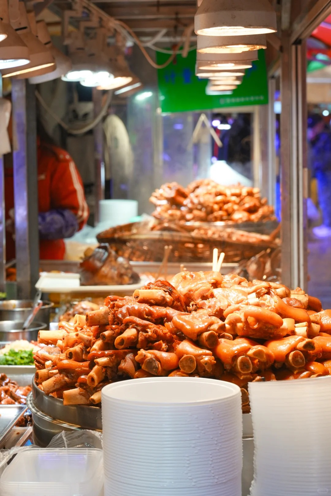 Đi chợ n&ocirc;ng sản đ&acirc;u chỉ mua rau, ấy l&agrave; cuộc "đổi ch&aacute;c" lấy sinh kh&iacute; mộc mạc, đủ sức chữa l&agrave;nh vạn bộn bề- Ảnh 15.