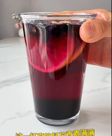 T&ocirc;i duy tr&igrave; 4 loại nước d&acirc;u tằm v&agrave; nhận ra da s&aacute;ng l&ecirc;n theo c&aacute;ch rất tự nhi&ecirc;n- Ảnh 2.