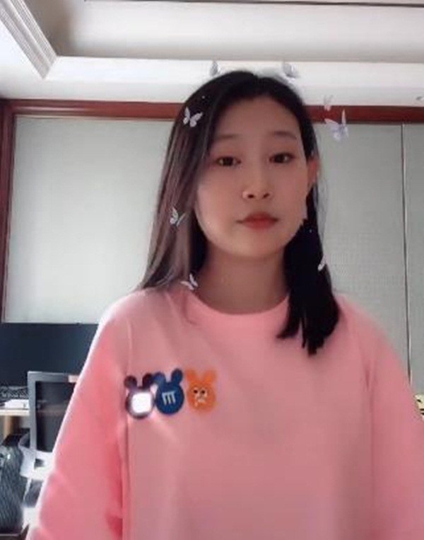 Con g&aacute;i sinh năm 2006 của một diễn vi&ecirc;n h&agrave;i bị ch&ecirc; bai v&igrave; k&eacute;m xinh, 12 năm sau "lột x&aacute;c" đẳng cấp- Ảnh 4.