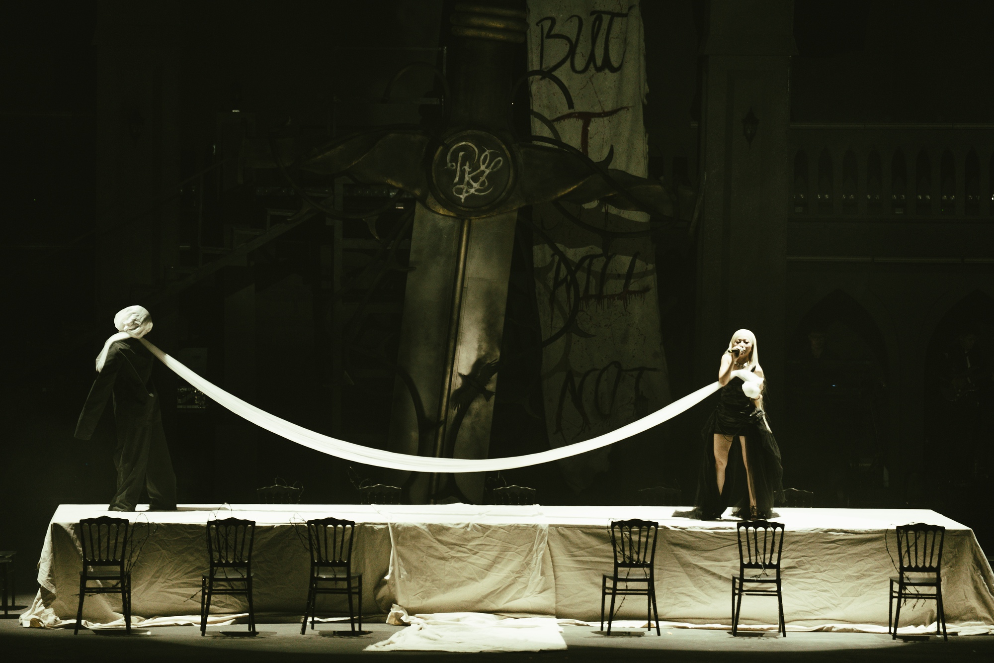 Giữa Một Vạn Tour của Ph&ugrave;ng Kh&aacute;nh Linh: Nhỏ m&agrave; c&oacute; v&otilde;- Ảnh 5.