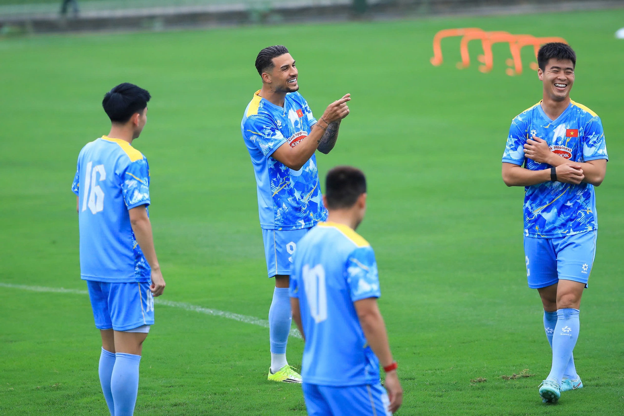 Visual s&aacute;ng bừng của thủ m&ocirc;n 1m91 Trung Ki&ecirc;n ở đội tuyển Việt Nam- Ảnh 12.