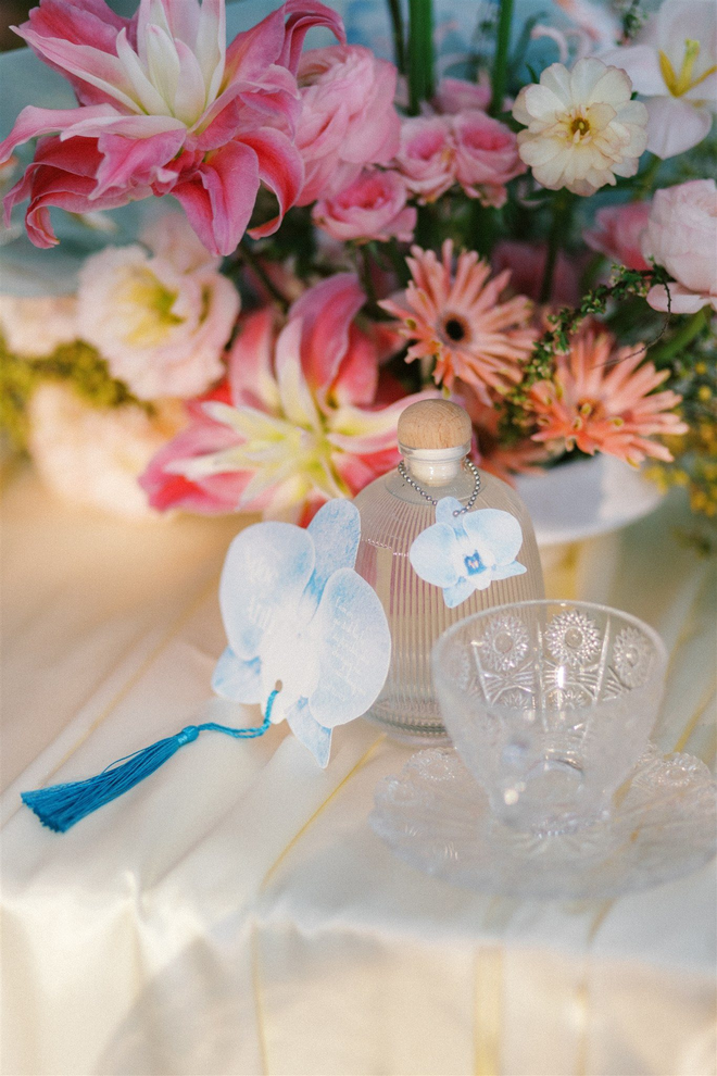 Đ&aacute;m cưới của cặp đ&ocirc;i S&oacute;c Trăng đẹp kh&aacute; tinh tế với t&ocirc;ng pastel giữa dinh thự xa hoa, từng chi tiết đều được vẽ bằng tay- Ảnh 14.