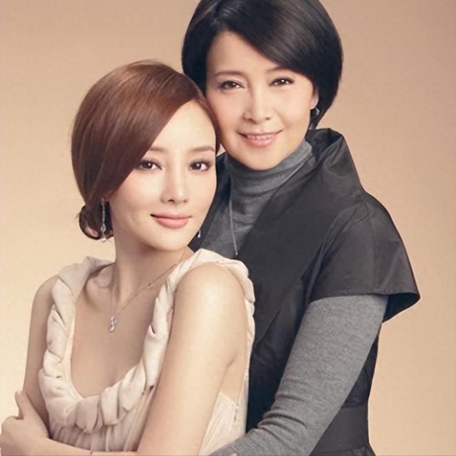 Mẹ L&yacute; Tiểu Lộ hối hận cả đời v&igrave; để con g&aacute;i lấy chồng &ldquo;đũa lệch&rdquo;- Ảnh 2.