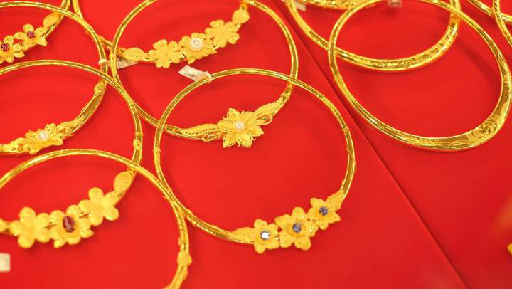 Gi&aacute; v&agrave;ng h&ocirc;m nay 22/3 tiếp tục giảm- Ảnh 1.