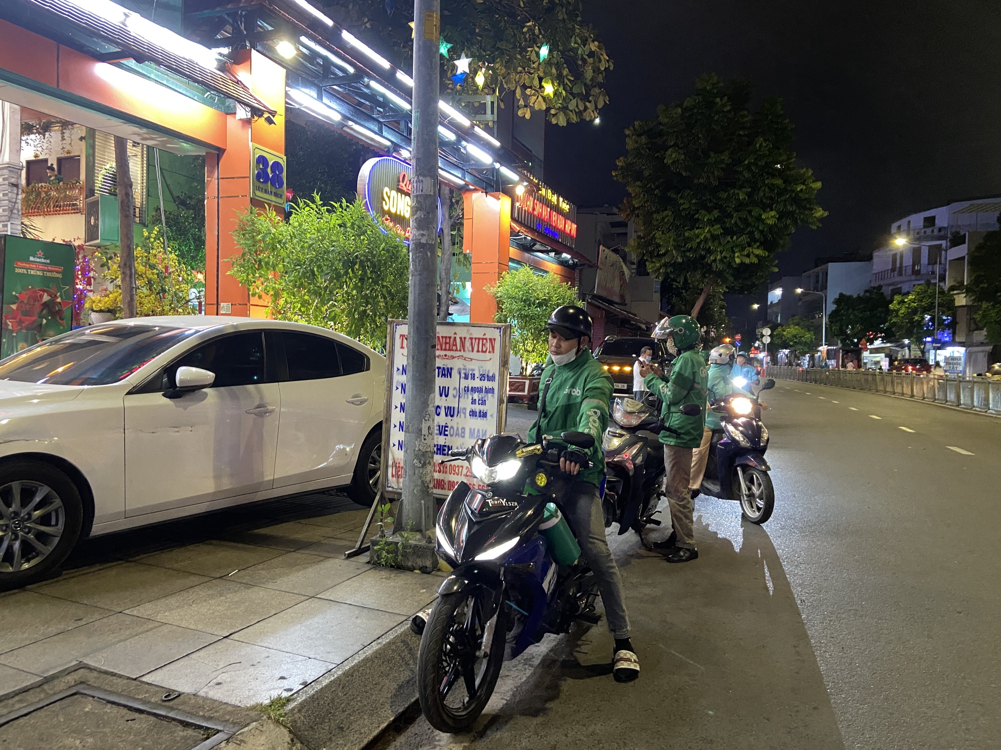 Nỗi &aacute;m ảnh của c&aacute;c t&agrave;i xế c&ocirc;ng nghệ về đ&ecirc;m: Chuyện những cuốc xe "&aacute;c mộng"- Ảnh 2.